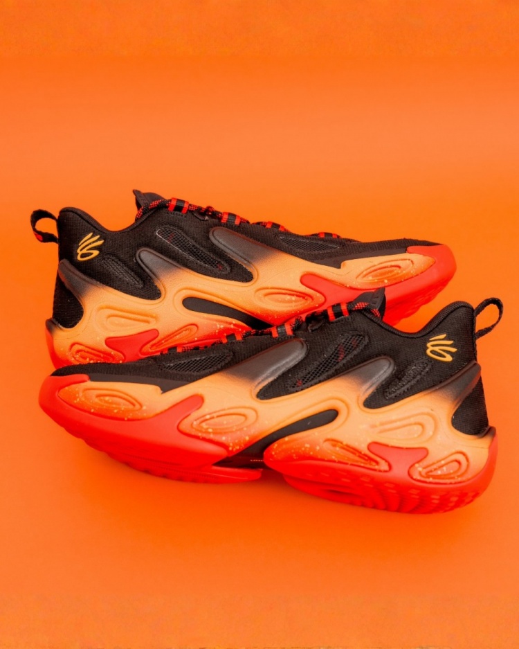 kaiyun.com-库里监制的动画！《奇迹梦之队》与库里最后一代签名鞋的联名配色