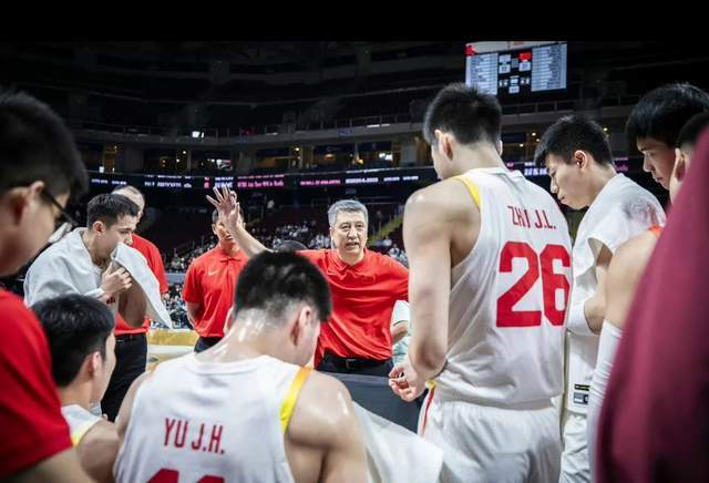 随着一场7分险胜！中国男篮打败中国台北，赵睿12分，朱俊龙19分